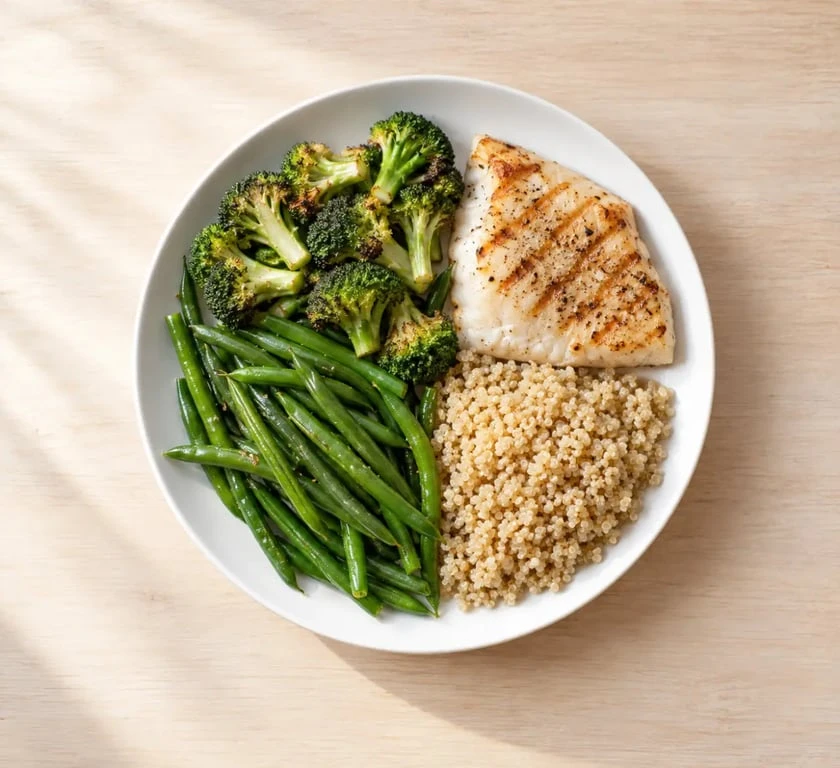 Exemple d'assiette équilibrée pour un régime ménopause avec protéines, féculents complets et légumes